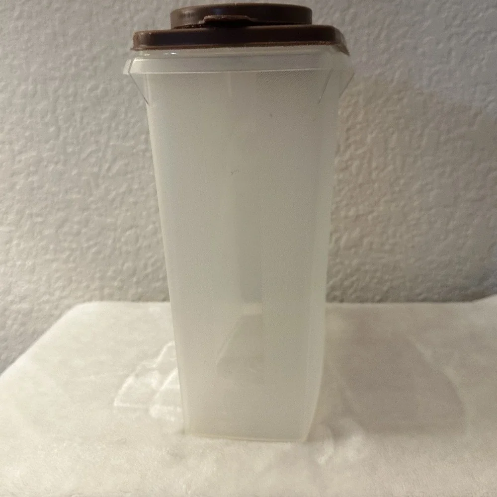 Tupperware Vintage Ceral Keeper Storage Container W‎ Flip Lid 469-14